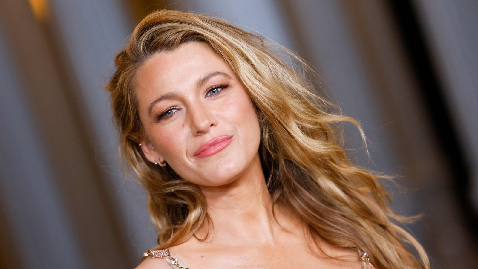 Blake Lively acusado de ser "desagradable" para trabajar con la antigua Gossip Girl Extra: "eructaría y le pedía pedos" en el set
