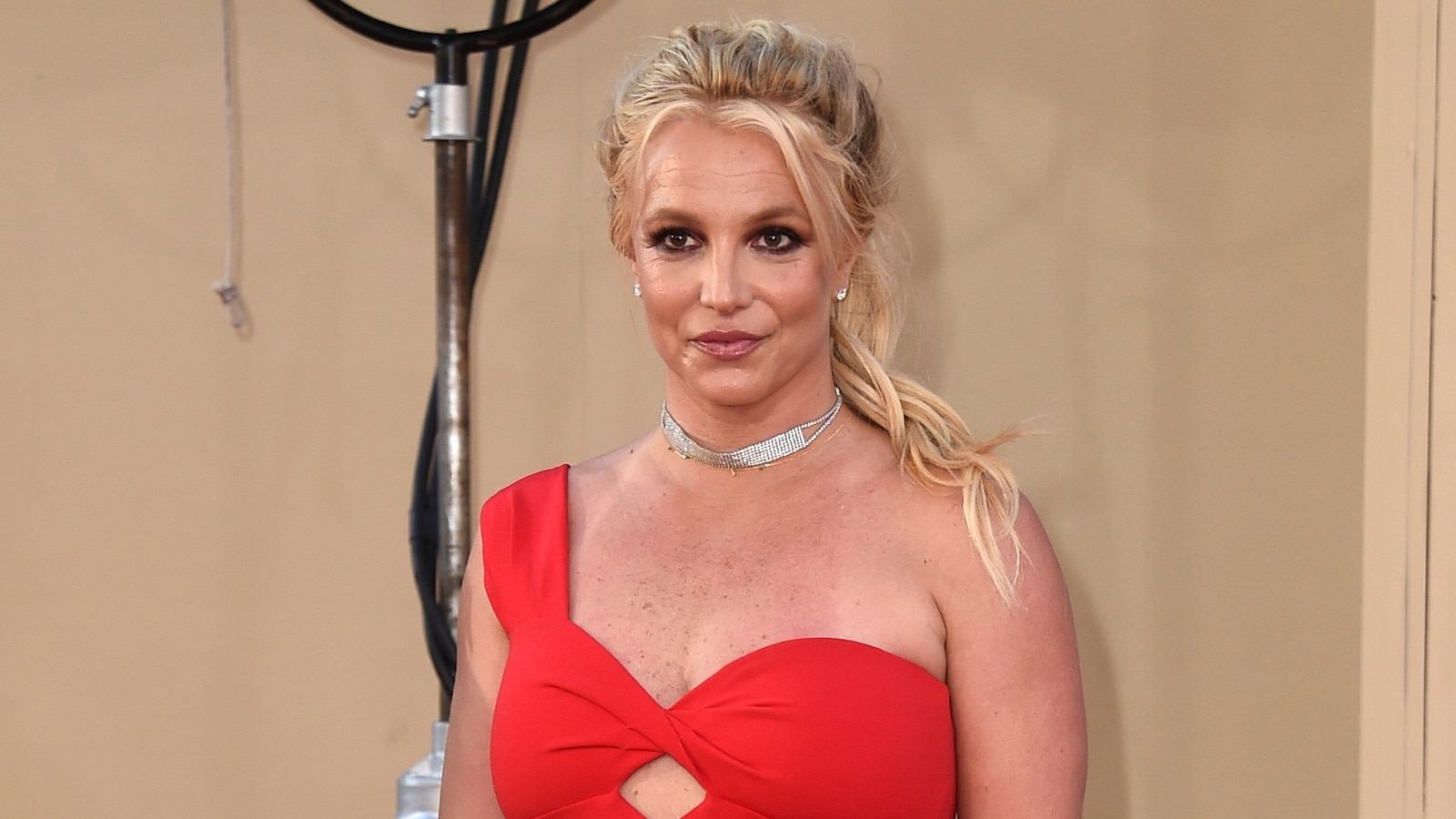 Britney Spears evacua una mansión de 7,4 millones de dólares en medio de devastadores incendios forestales en Los Ángeles y tuvo que conducir durante 4 horas hasta el hotel
