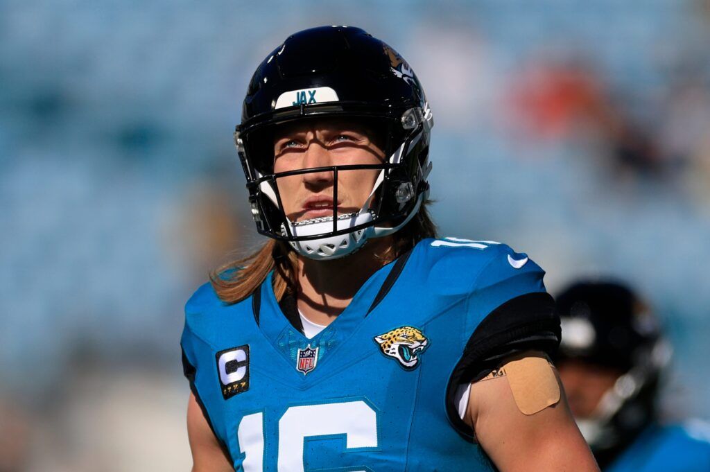 'Bro a Coach Killer': los fanáticos gritan a Trevor Lawrence mientras el mariscal de campo de los Jaguars expresa su decepción por la salida de Doug Pederson
