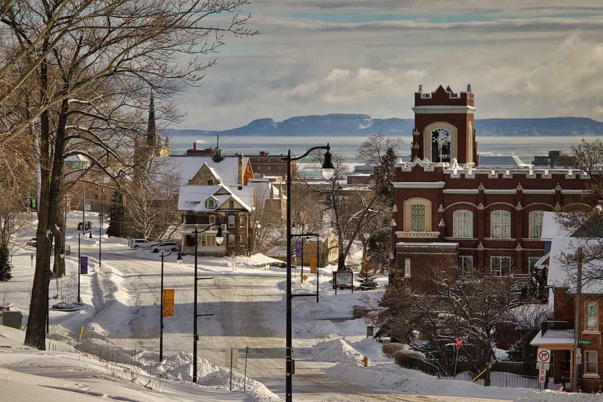 Canadá lanza el camino de inmigración rural a la residencia permanente y anuncia a las comunidades participantes
