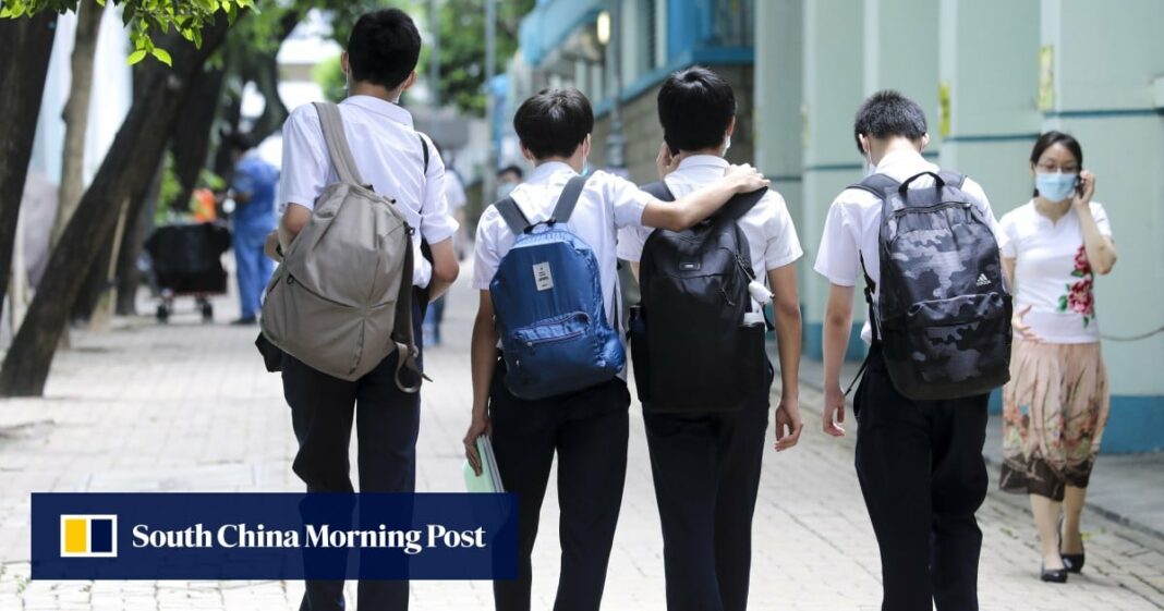 Casi la mitad de los estudiantes de secundaria de Hong Kong 