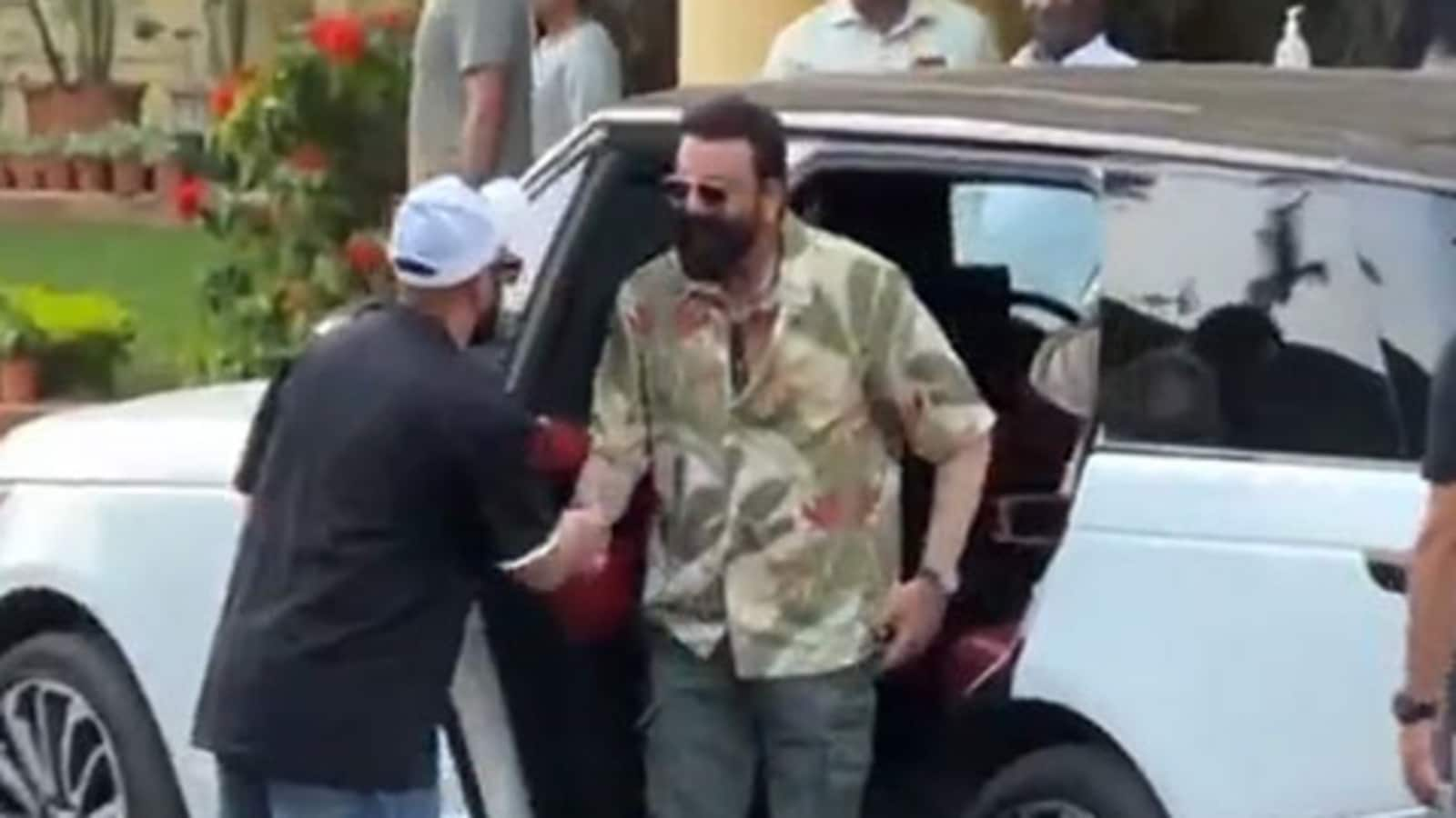 Caso atacado de Saif Ali Khan: Sanjay Dutt visita el hospital Lilavati para preguntar sobre la salud del actor
