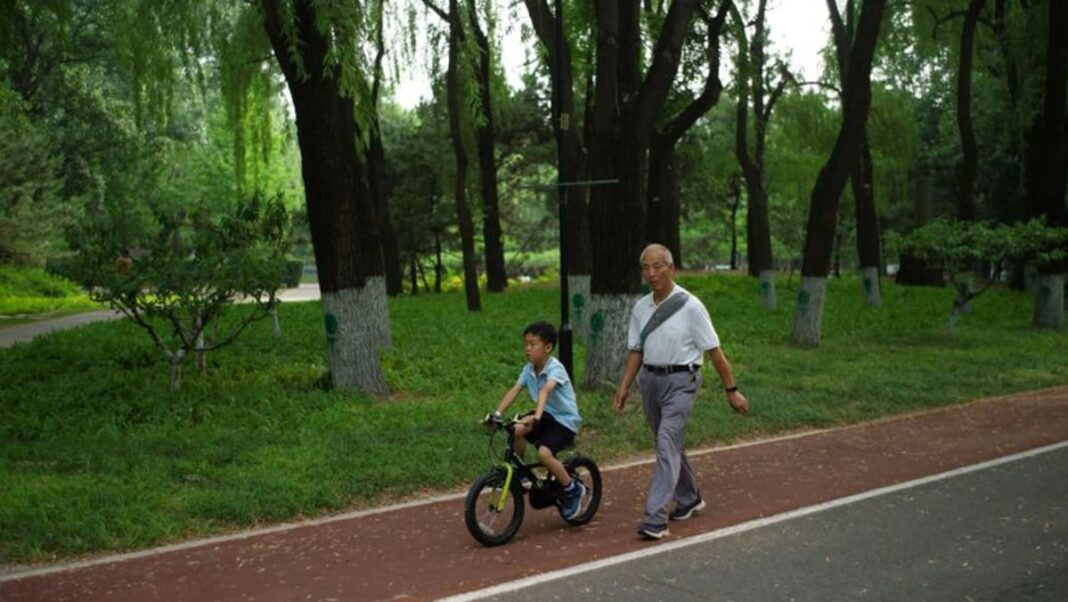 China lanza plan para abordar creciente problema de demencia
