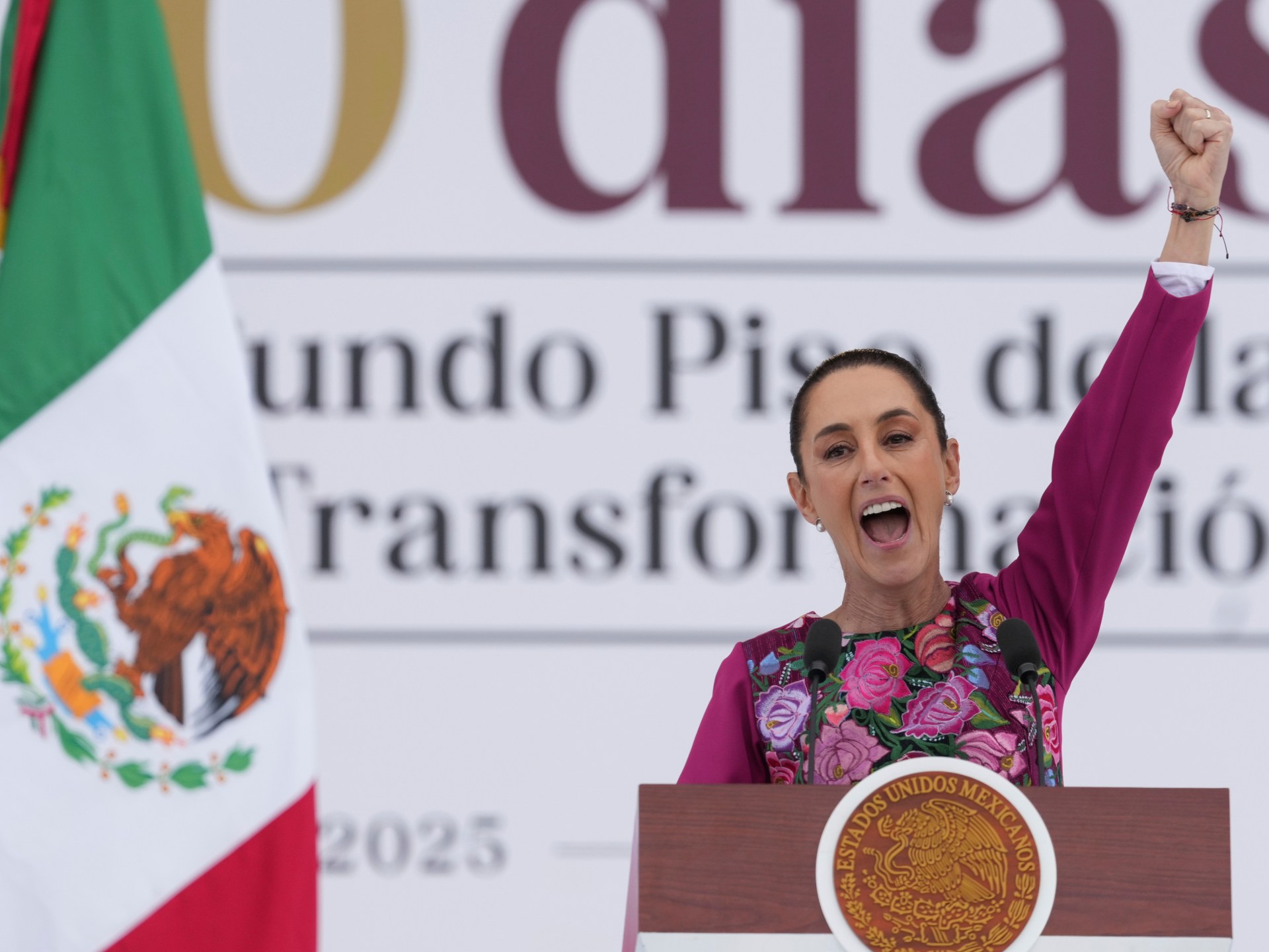 Claudia Sheinbaum reconoce a los no ciudadanos deportados de nosotros a México
