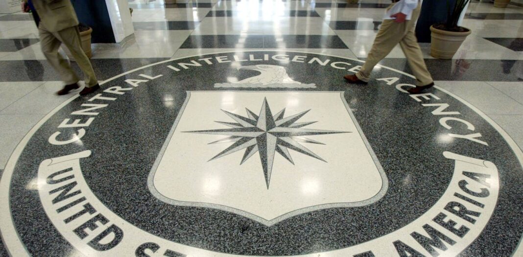 Cómo el director de la CIA ayuda a Estados Unidos a navegar en un mundo de espías, amenazas y turbulencias geopolíticas
