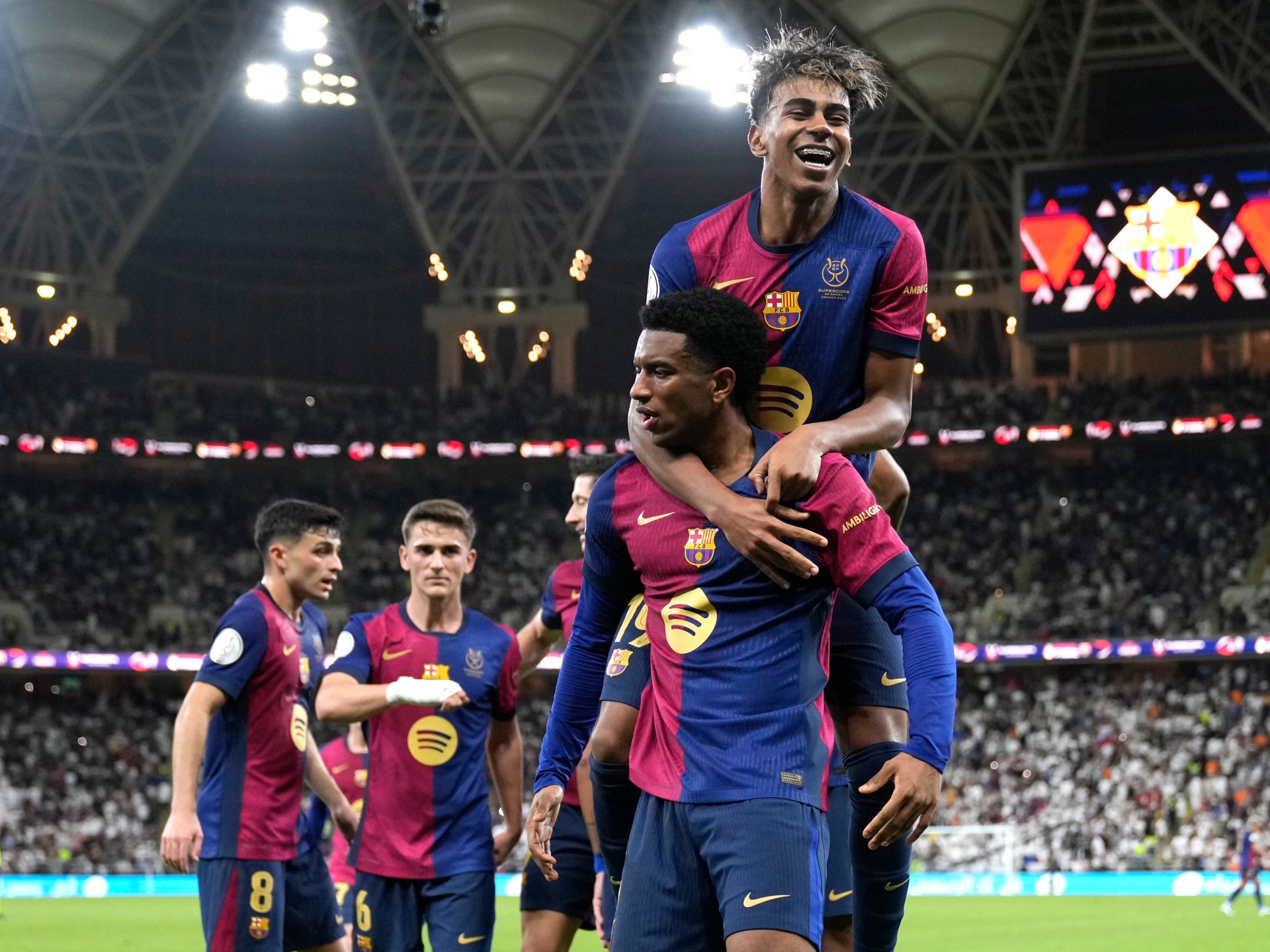 El Barcelona le da al Real Madrid la última goleada del Clásico en la final de la Supercopa
