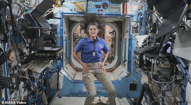 Sunita Williams ha estado varada en la ISS desde junio, pero el jueves pudo salir por unas horas.