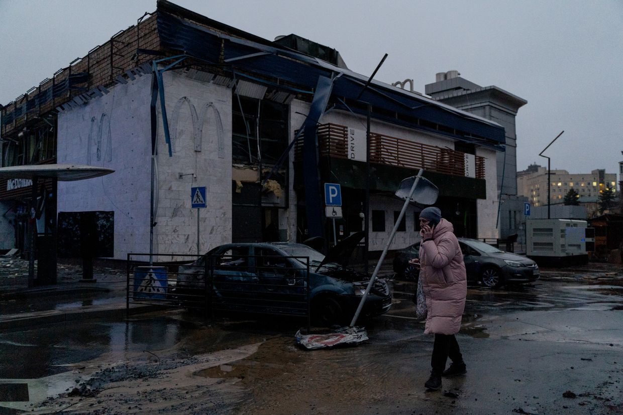 El ataque ruso del 18 de enero daña el McDonald's más antiguo de Ucrania en Kyiv
