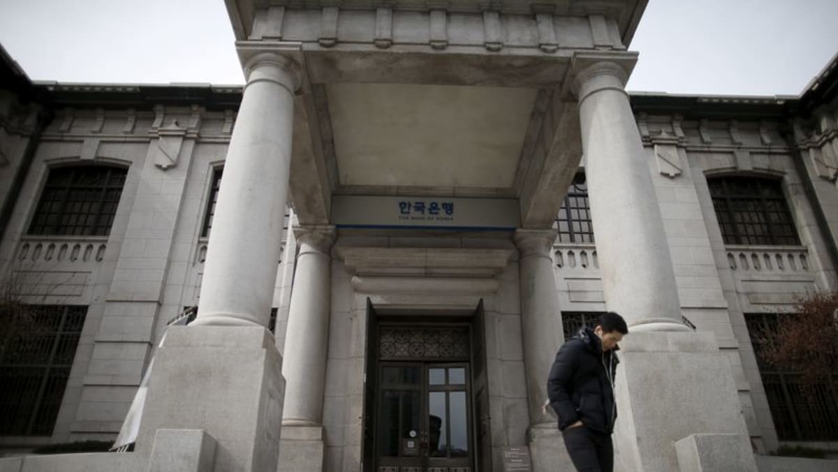 El banco central de Corea del Sur recorta sus previsiones por la crisis política
