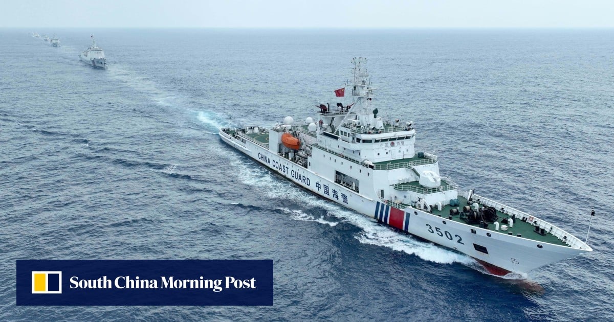 El barco guardacostas "monstruoso" de China pone a prueba la determinación de Filipinas en el Mar de China Meridional
