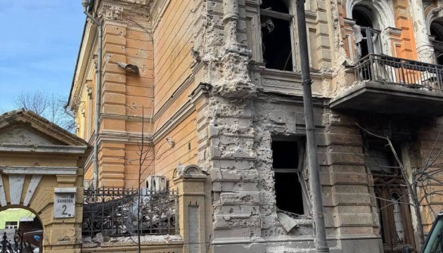 El edificio de la Unión Nacional de Escritores dañado por el ataque ruso a Kyiv
