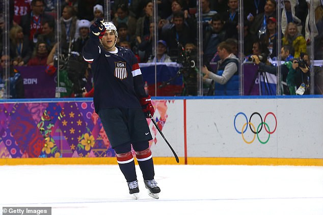 Oshie sorprendió y dividió a sus fanáticos al apoyar al nuevo presidente Donald Trump.