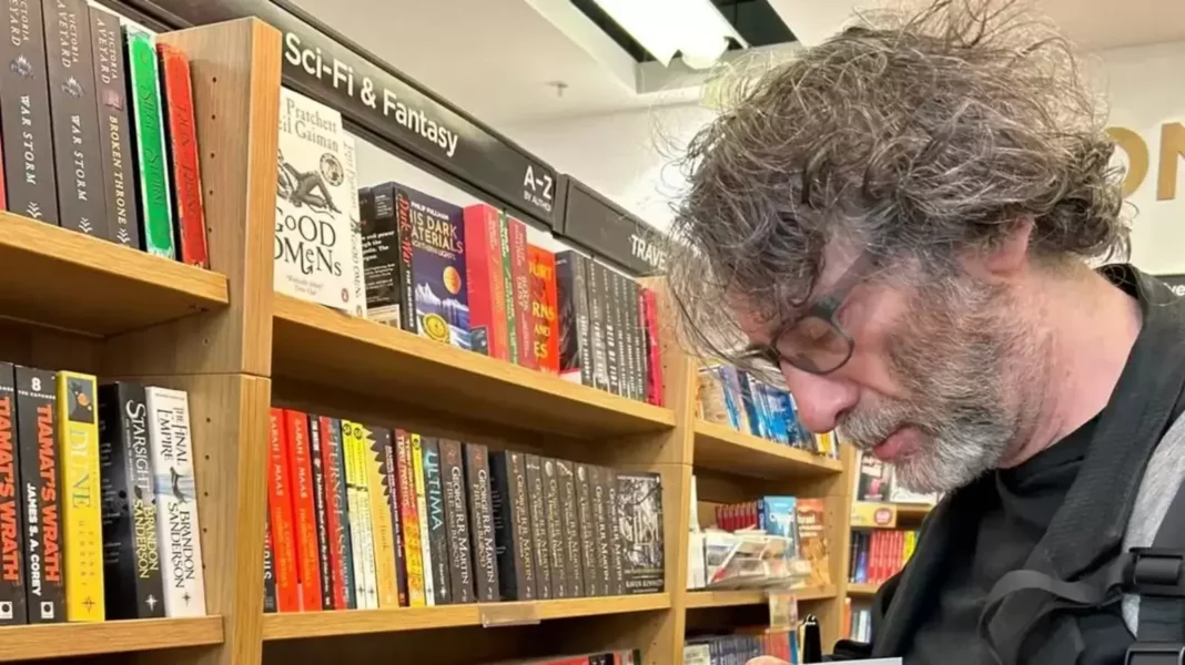 El famoso autor de Sandman, Neil Gaiman, enfrenta múltiples acusaciones de acoso sexual por parte de 9 mujeres: Informe
