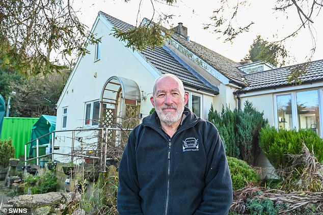 Brian Garlick se ha visto obligado a abandonar su casa junto a la A417 Missing Link, una autovía de tres millas de largo en construcción entre Gloucester y Cirencester.