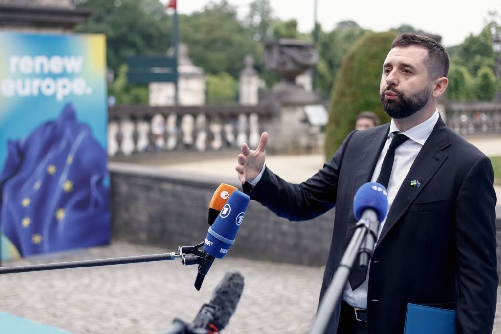 El líder parlamentario del partido de Zelensky asistió a la inauguración de Trump, informa los medios de comunicación
