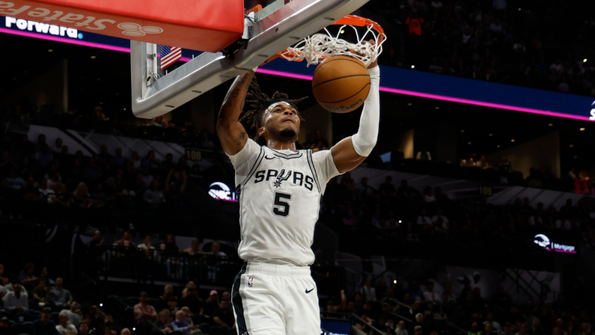 El novato de los Spurs, Stephon Castle, y el novato de los Bulls, Matas Buzelis, se comprometen al Concurso de Slam Dunk de la NBA de 2025, según los informes
