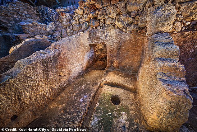 Un lugar de culto sellado por los antepasados ​​de Jesús ha sido descubierto en el antiguo corazón de Jerusalén, congelado en el tiempo durante casi 3.000 años.