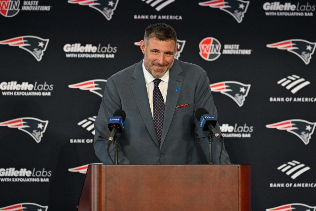 'El sargento Mike Vrabel NO está jugando': los fanáticos de los Patriots reaccionan cuando el equipo hace un movimiento audaz después de la contratación del nuevo entrenador en jefe
