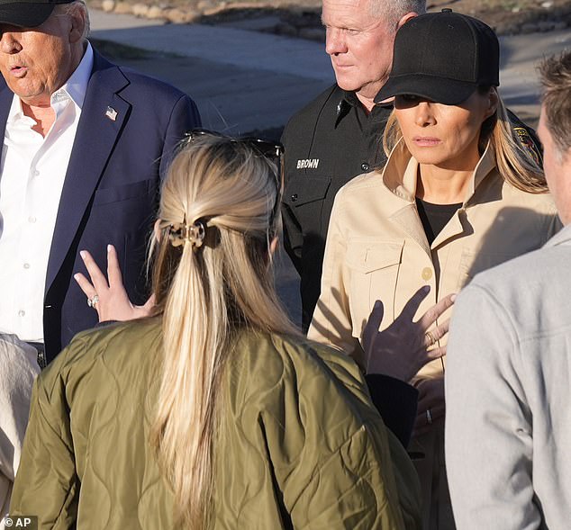 Melania Trump ofreció palabras de consuelo en una mezcla de esloveno y serbio ayer a una mujer que fue afectada por el incendio forestal del Pacífico Palisades