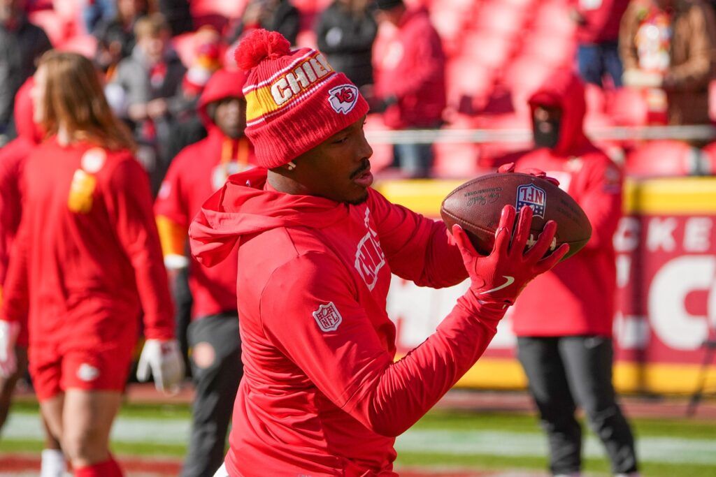 El tres veces campeón del Super Bowl, Mecole Hardman Jr., comparte una reacción de cuatro palabras después de la victoria de los Chiefs en el juego de campeonato de la AFC contra los Bills
