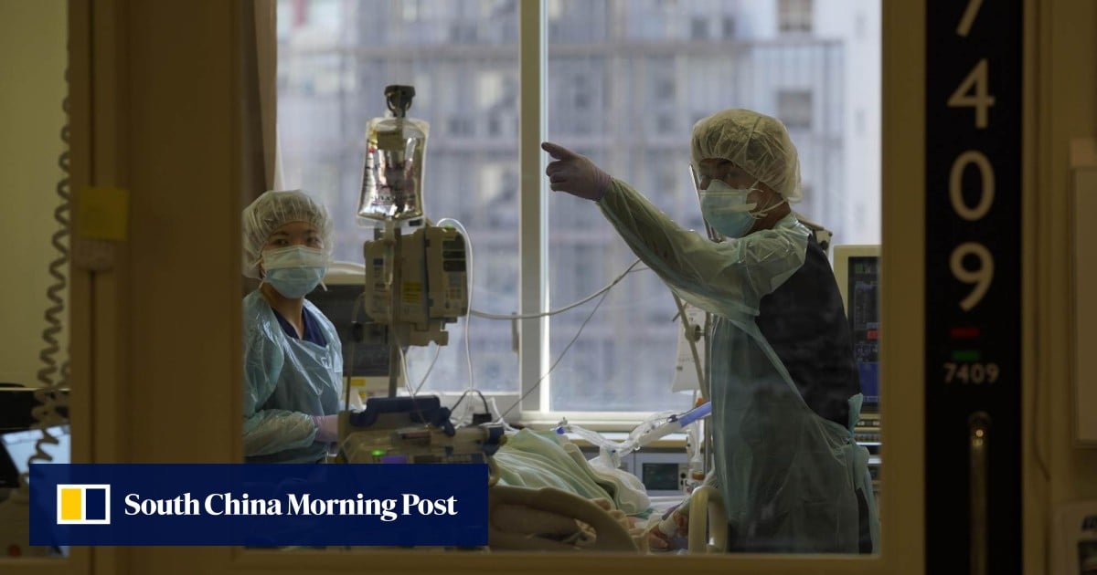 People wearing face masks in Tokyo amid the Covid-19 pandemic in 2021. Photo: Reuters