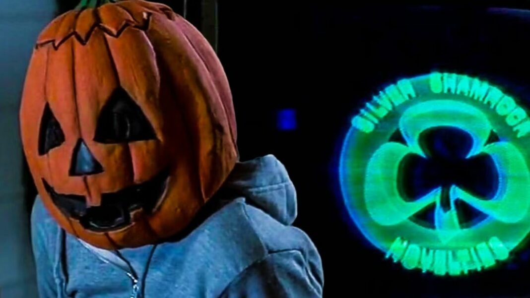 Entiendo por qué Halloween III fue odiado tras su lanzamiento, pero he aquí por qué desearía que se convirtiera en un éxito
