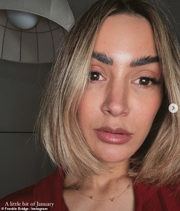 Frankie Bridge, de 36 años, compartió una selfie entre lágrimas en Instagram para conmemorar su 'lunes azul' pocas horas después de que su esposo Wayne se retirara dramáticamente de su pelea con KSI.