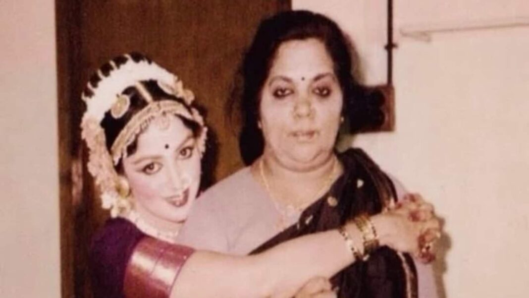 Hema Malini escribe una emotiva nota para su 'amma' en su aniversario de nacimiento: 'Ella me hizo lo que soy'
