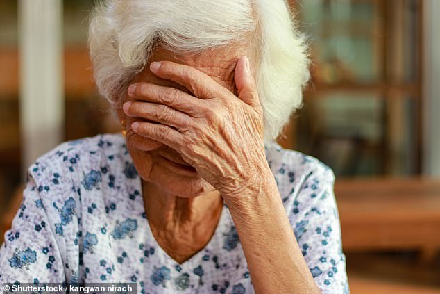 La policía irlandesa está investigando la presunta agresión sexual de una mujer de unos 90 años que padecía la enfermedad de Alzheimer por parte de un paciente del hospital. En la imagen: Imagen de archivo de una mujer con la enfermedad de Alzheimer.