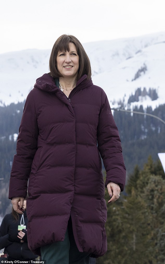 Rachel Reeves asiste al Foro Económico Mundial en Davos, Suiza. La Canciller dijo que el crecimiento era su 