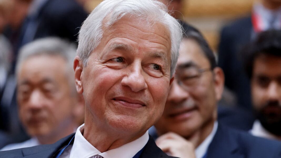 JPMorgan Chase está impulsando las recompras incluso después de que el director ejecutivo Jamie Dimon calificó las acciones de caras
