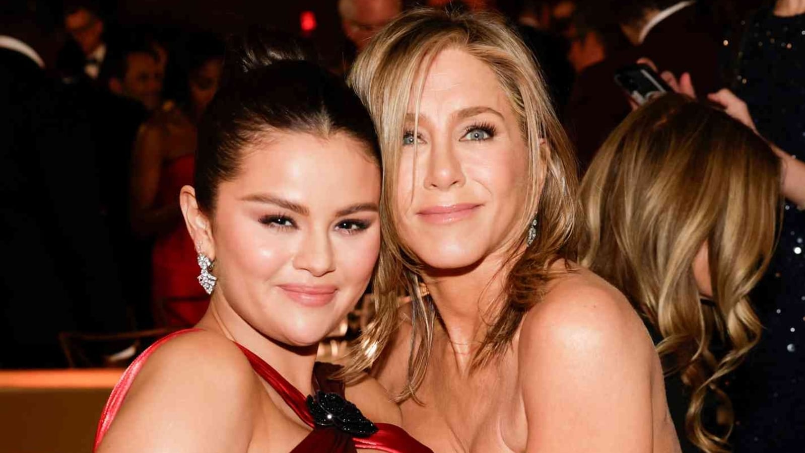 Jennifer Aniston se ofrece a ayudar a Selena Gomez en la planificación de la boda: Informe
