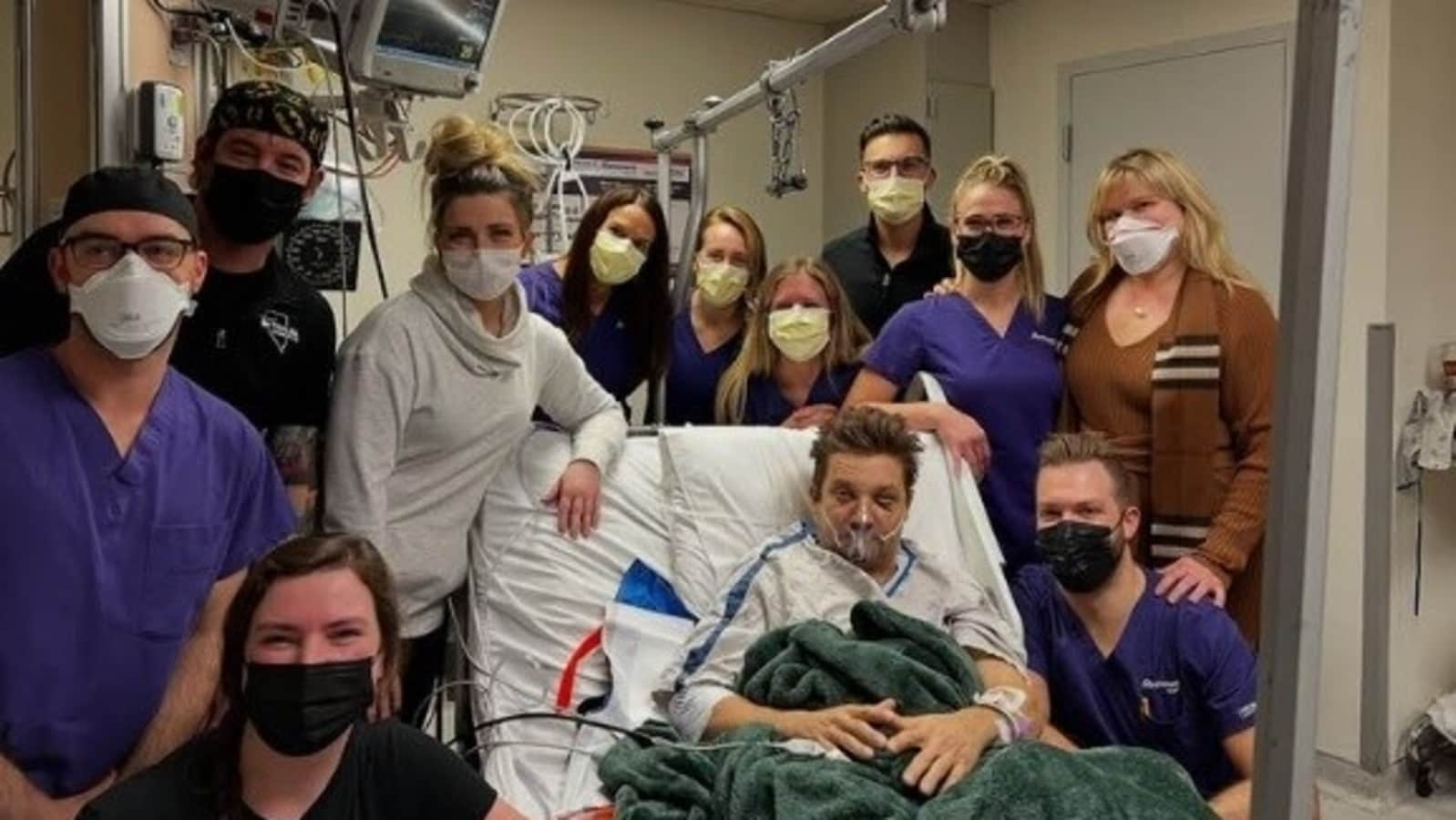 Jeremy Renner celebra su 'ReBirthday' en el segundo aniversario del accidente del quitanieves: mi lista de agradecimientos es muy larga
