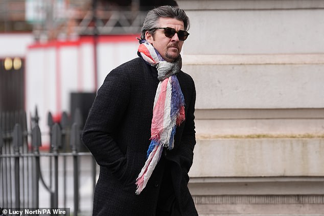 Joey Barton ha llegado a la corte acusada de atacar a su esposa Georgia Barton después de una fuerte sesión de bebida