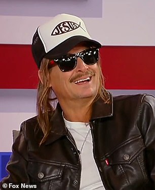 Kid Rock, cuyo nombre real es Robert James Ritchie, aparece en Fox News antes del mitin previo a la toma de posesión de Donald Trump.