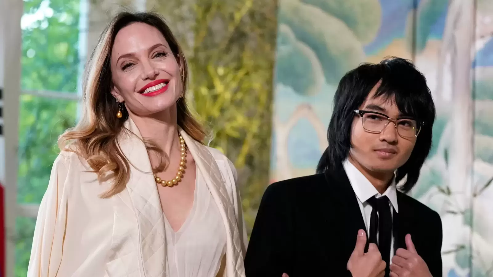 La extraña reacción de Angelina Jolie cuando su hijo Maddox piloteaba aviones después del divorcio de Brad Pitt
