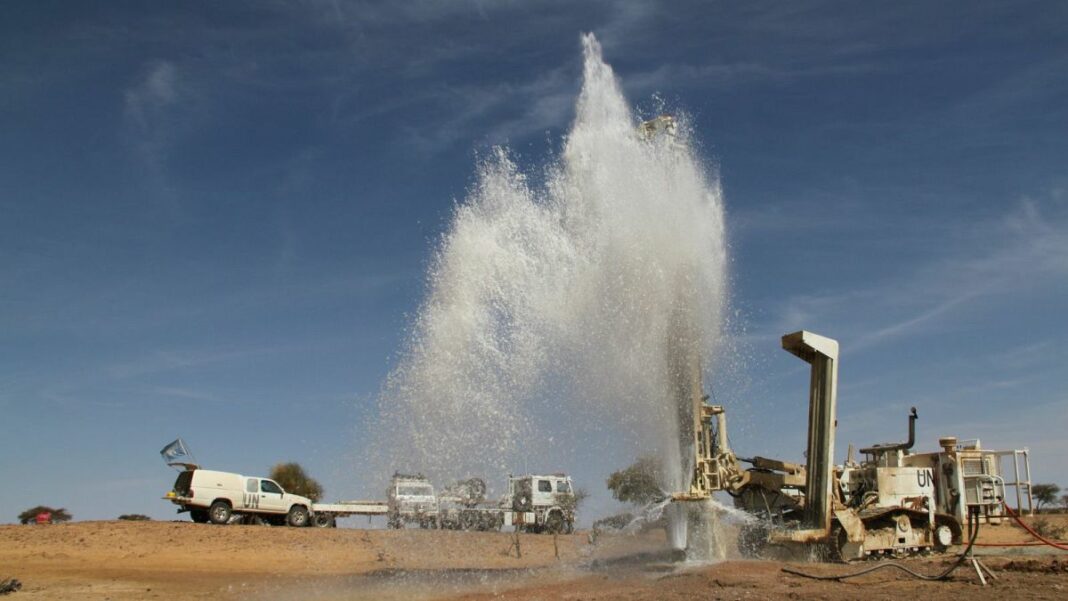 La lucha de un padre e hija para convertir los datos de petróleo en agua que salva vidas
