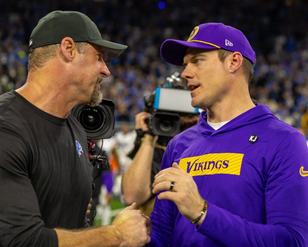 Lions HC Dan Campbell comparte audaz mensaje de seis palabras a Vikings HC Kevin O'Connell después del enfrentamiento SNF
