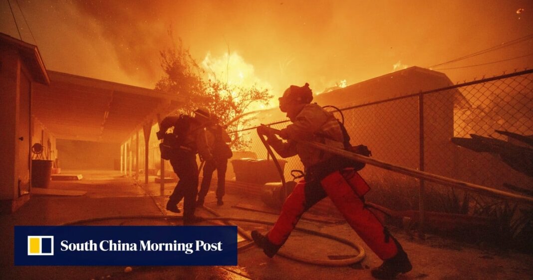 Los incendios forestales están fuera de control cerca de Los Ángeles y matan al menos a 2
