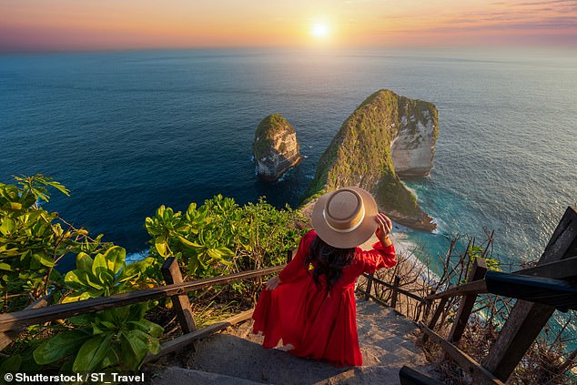 La idílica isla indonesia conocida por sus impresionantes playas y paisajes frondosos ha sido destacada como uno de los principales destinos a evitar este año.