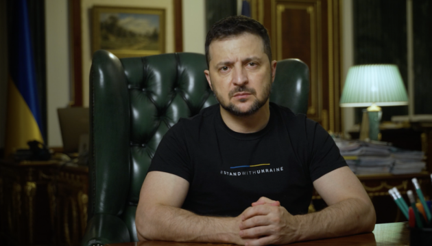 Los rescatistas ucranianos pueden ayudar a apagar incendios forestales en Estados Unidos: Zelensky
