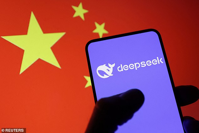 Los temores de Deepseek podrían ser el arma secreta de IA de China para la Primera Guerra Mundial: las preguntas crecen sobre los orígenes de misteriosos 'IA comunista' que conmocionó al mundo después de que Beijing roba la ventaja tecnológica de debajo de la nariz de Estados Unidos gracias a Biden
