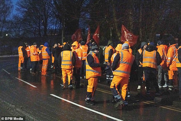 HOY: Más de 350 trabajadores de Unite votaron a favor de una huelga el mes pasado en una disputa que provocaría la 