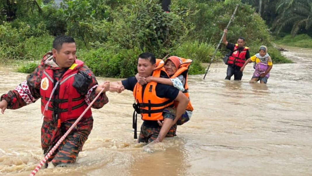 Más de 3.000 personas evacuadas tras la inundación que azota Johor; Kota Tinggi es la más afectada
