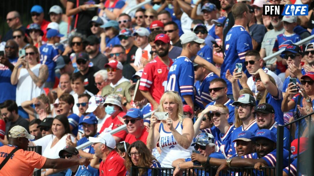 Matrimonio de Bills Mafia: el novio sorprende a la novia con entradas para el partido de playoffs contra los Ravens durante la ceremonia de boda
