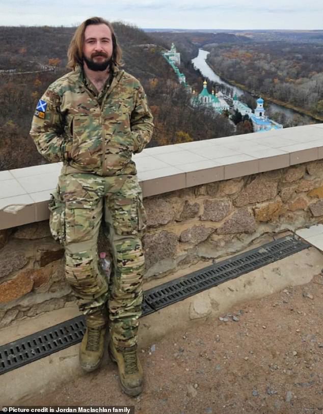 Jordan Maclachlan, de 26 años (foto), se ofreció como voluntario para ayudar a las fuerzas de Ucrania después de la invasión rusa en febrero de 2022.