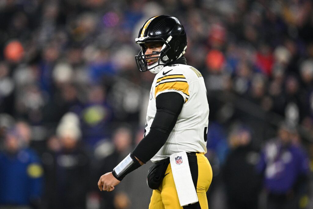 Mike Tomlin deja claros sus sentimientos sobre Russell Wilson y analiza el futuro del mariscal de campo veterano con la agencia libre en ciernes
