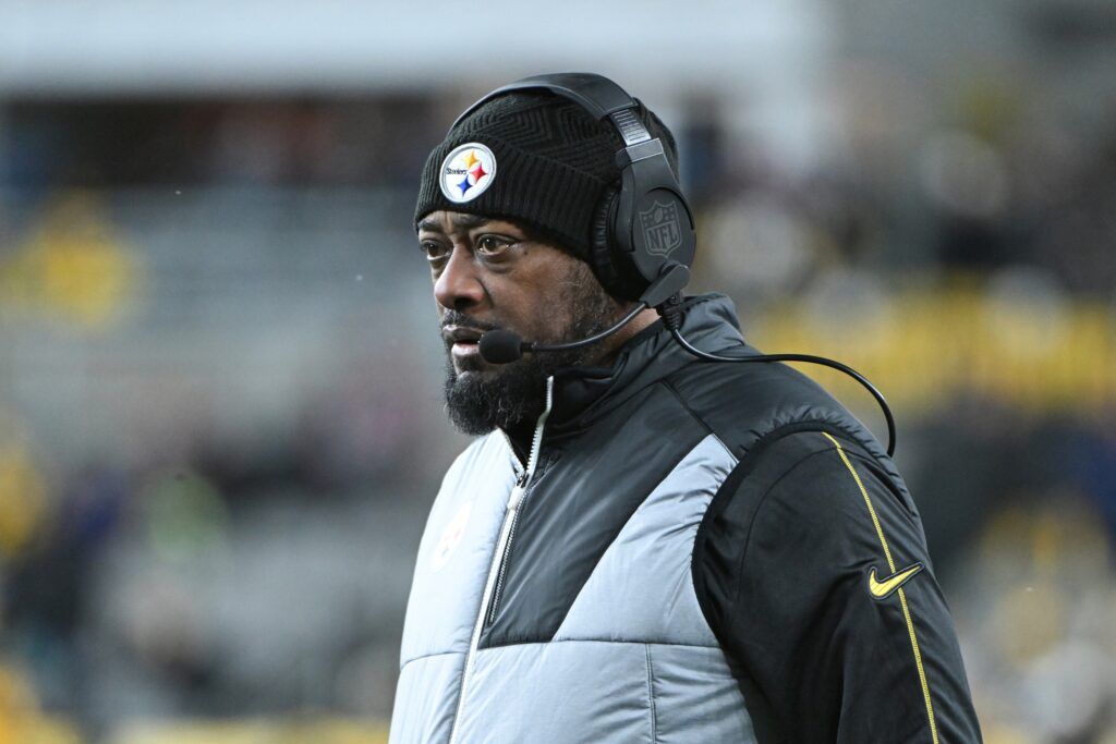 'Mike Tomlin está frenando la ofensiva' – Los fanáticos de los Steelers reaccionan a los planes de playoffs de Arthur Smith para Justin Fields
