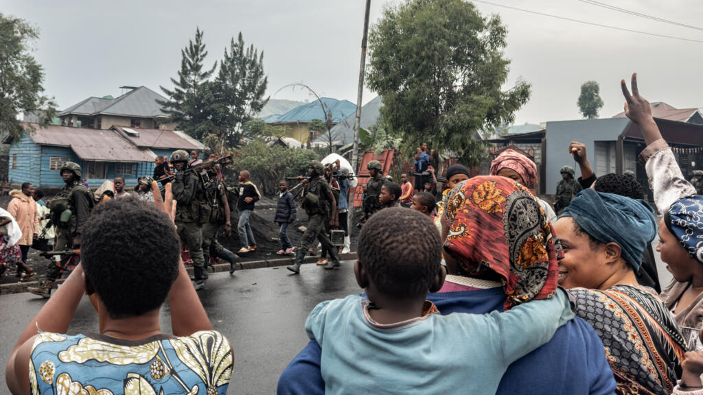 Mortly Chickes Rock Dr Congo's Goma como rebeldes M23 respaldados por Ruanda entran en la ciudad
