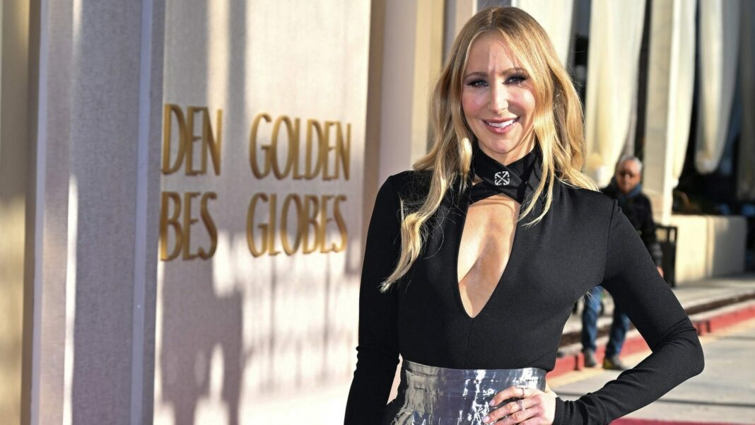 Nikki Glaser teme que la 'cancelen' después de presentar los Globos de Oro 2025: este es el motivo
